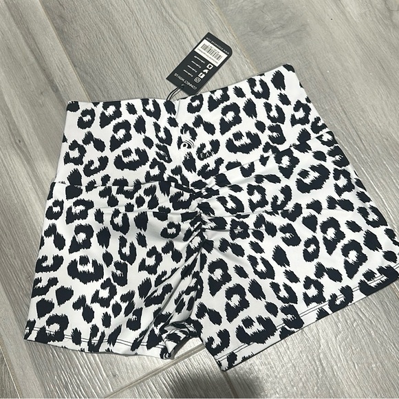 Ryderwear animal scrunchie butt short NEW - Picture 2 of 3